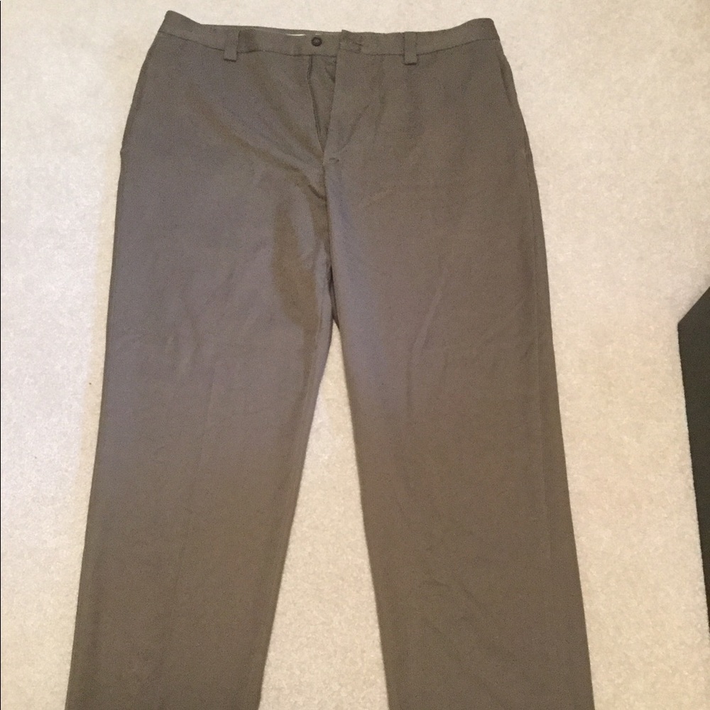 135. EUC Men’s Kenneth Cole Reaction brown pants, 38x32